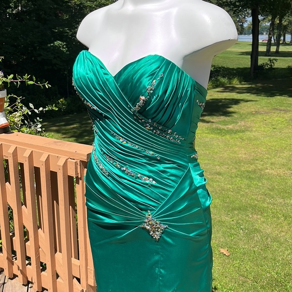 Mori Lee Madeline Gardner lux green gown 5/6 - Picture 3 of 14